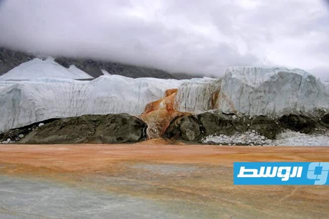 دراسة حديثة تكشف لغز «شلالات الدم» في أنتاركتيكا وعلاقته بأسرار الحياة خارج كوكب الأرض