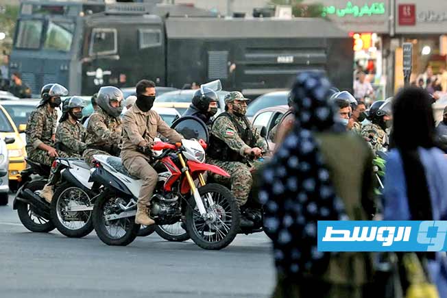 الشرطة الإيرانية توقف عددًا من قيادات الاحتجاجات