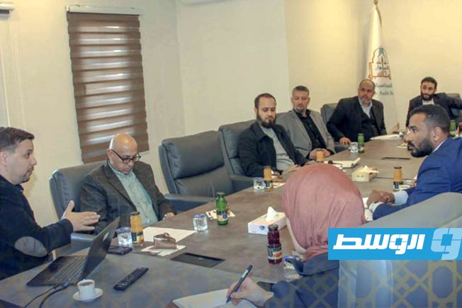 جلسة حوارية حول سعر الصرف وملف المحروقات بديوان المحاسبة في طرابلس