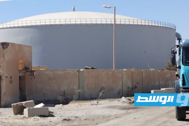 تعبئة صهاريح محطة المرسى لتوفير المياه لزوارة والمناطق المجاورة