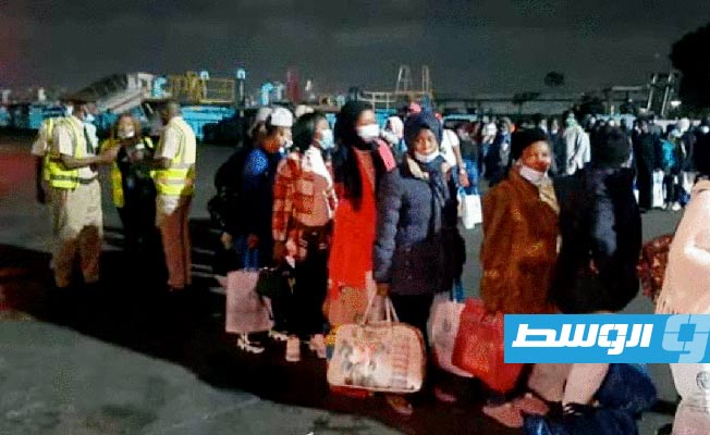 ترحيل 145 مهاجرا غير نظامي إلى نيجيريا من ليبيا