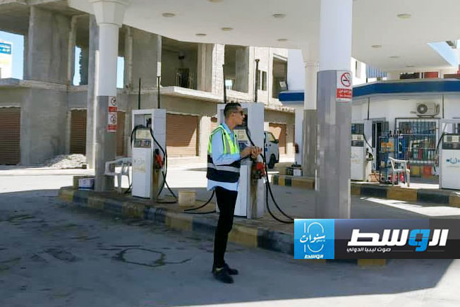 «البريقة» تختبر جودة الوقود والغاز بمحطات مصراتة والزاوية