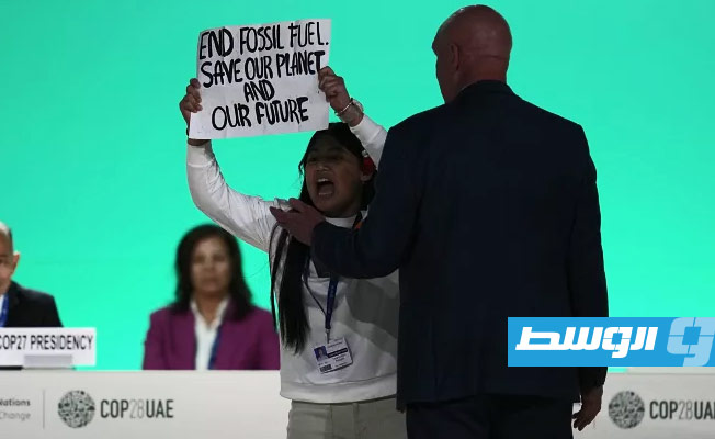 مسودة الاتفاق النهائي لمؤتمر المناخ تنص على «خفض استهلاك وإنتاج الوقود الاحفوري»