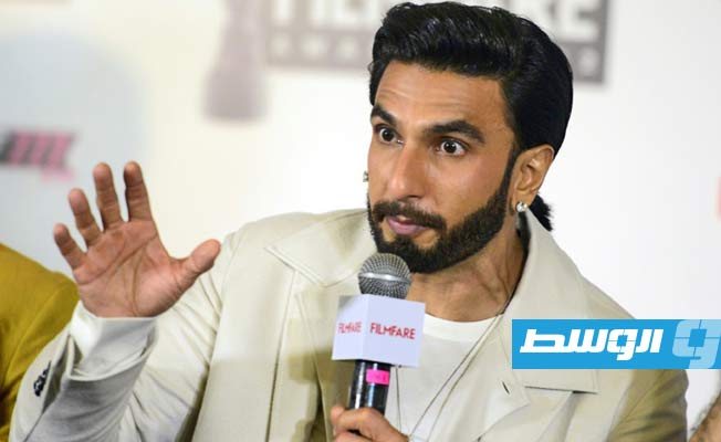 اتهام ممثل هندي بـ«الفحش» بعد نشره صور عارية
