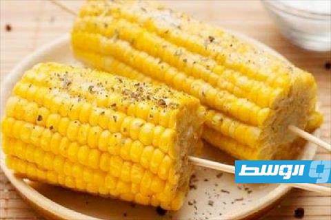 أعواد الذرة المسلوقة