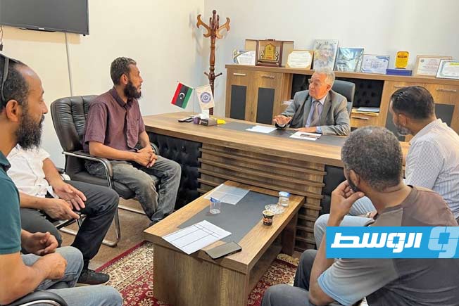 عمال شركات أجنبية منسحبة يطالبون حكومة حماد بضمهم إلى جهات عامة