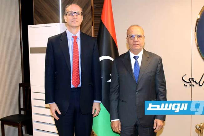 Al-Lafi discusses support for political process with British Ambassador Reynolds