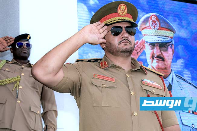 «جون أفريك»: صدام حفتر يتبنى استراتيجية منخفضة المخاطر ويتسلم السلطة «بكل سلاسة»