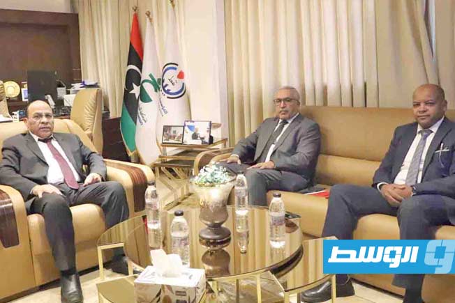 «الخليج العربي» تبحث مع «هاليبرتون» دعم حقول النفط بالتقنيات الحديثة
