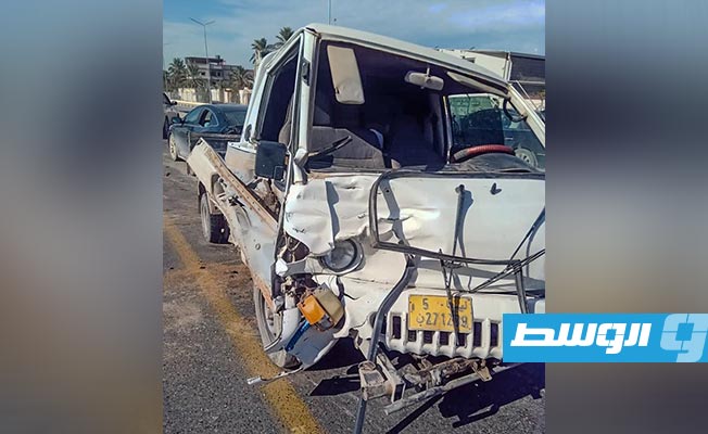 اصطدام سيارتين على الطريق السريع في طرابلس