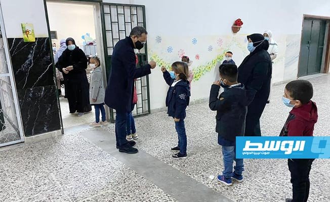وكيل «تعليم الوفاق» يتفقد استئناف الدراسة بخمس مدارس في مراقبة تعليم طرابلس