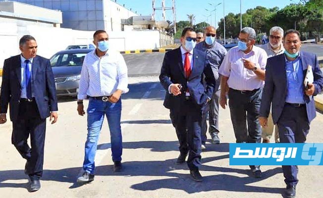 رئيس مصلحة المطارات يتابع سير العمل بمشاريع تطوير مطار معيتيقة