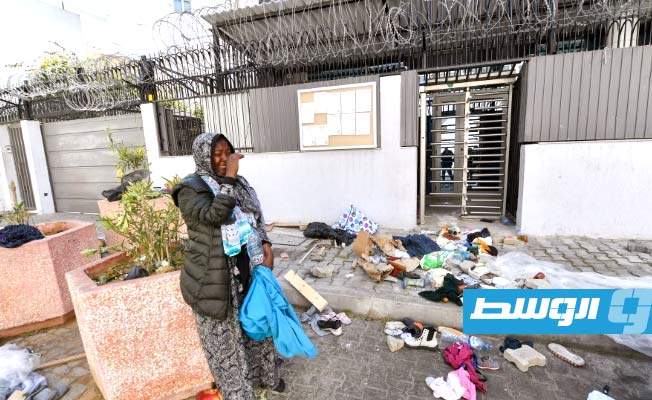 الأمن التونسي يفرق مهاجرين بالغاز المسيل للدموع من أمام مقر المفوضية