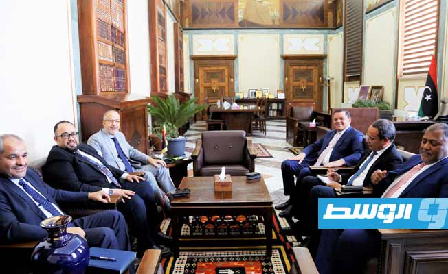 الدبيبة يتابع مع الكبير توزيع السيولة النقدية بالمصارف التجارية