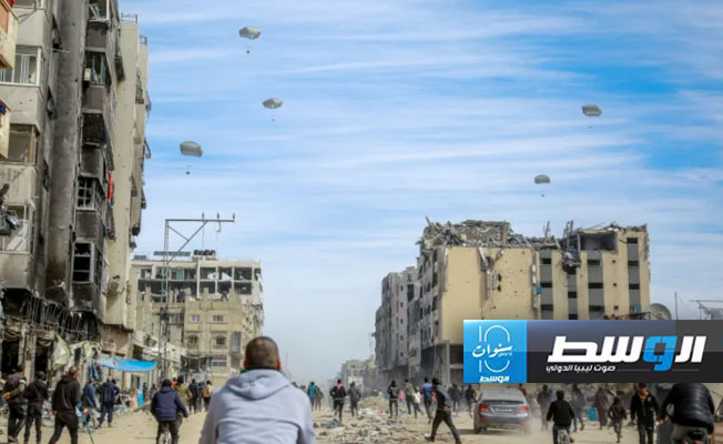 بسبب التدافع وغرقا في البحر.. 18 شهيدًا في غزة خلال ساعات جراء الإنزال الخاطئ للمساعدات