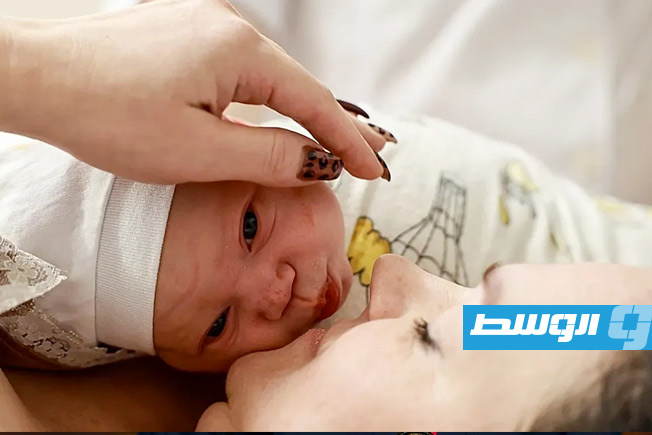 مكافأة ألف يورو لكل امرأة تلد في مستشفى بلدية فرنسية خلال العام 2026