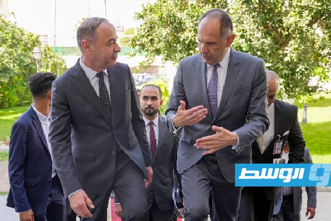وزير خارجية اليونان يلتقي الباعور بطرابلس في ظل أزمة التنقيب بجزيرة كريت