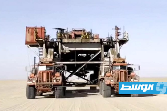 بعد إصلاحها بجهود ذاتية.. إرسال حفارة عملاقة إلى حقل مسلة النفطي