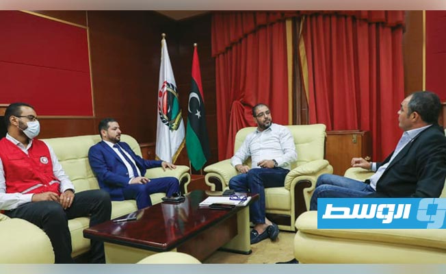 تعاون بين «الصحة» والهلال الأحمر لوضع آلية لدعم الانتخابات