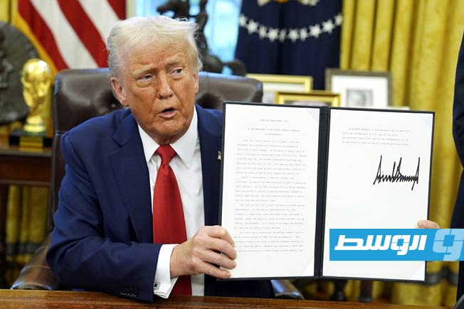 ترامب يوقِّع أمرًا تنفيذيًا بالانسحاب من مجلس حقوق الإنسان الأممي و«أونروا»