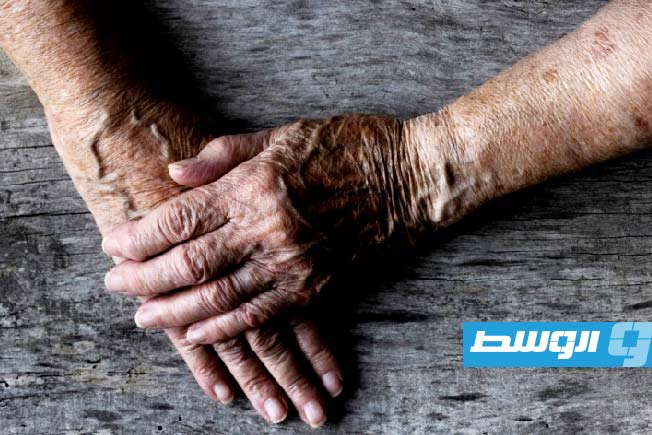 750 ألف مسن في فرنسا يعيشون «احتضارًا اجتماعيًا» بسبب العزلة