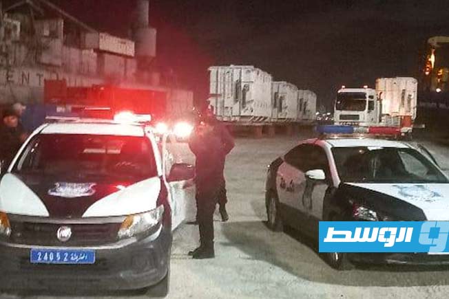 نقل محول الكهرباء الأول إلى محطة جنوب طرابلس الغازية
