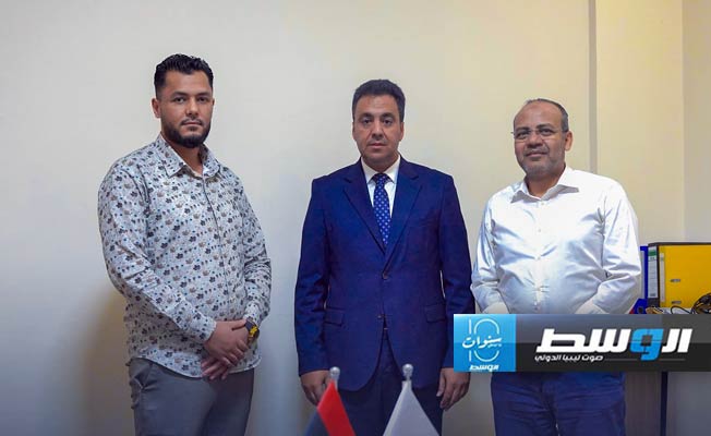 «العمل» تبحث توظيف طلبة كلية الهندسة في طرابلس