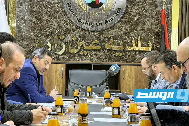 مصلحة الطرق توصي بتشكيل لجنة لدراسة المشروعات المتوقفة في عين زارة