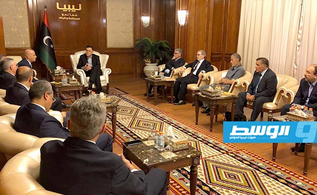 السراج يناقش مع وفد «إيني» مشاريع الشركة في ليبيا