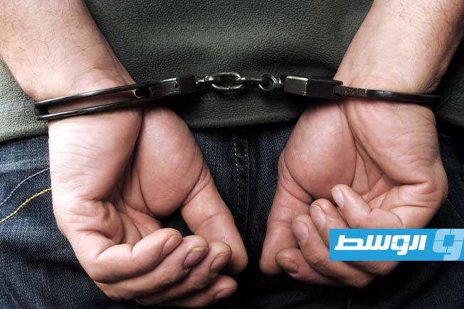 توقيف متهم في واقعة سرقة تحت تهديد السلاح بغوط الشعال