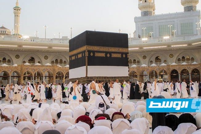 بالصور: الحجاج يؤدون صلاة عيد الأضحى