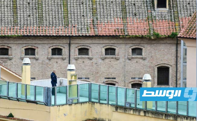 رجل يفضّل السجن على الإقامة الجبرية مع زوجته