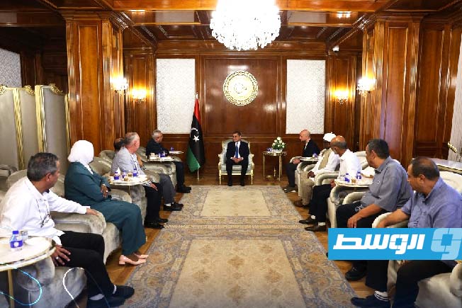 الدبيبة يكرم اللجنة المنظمة لـ«مهرجان طرابلس الدولي للمالوف»