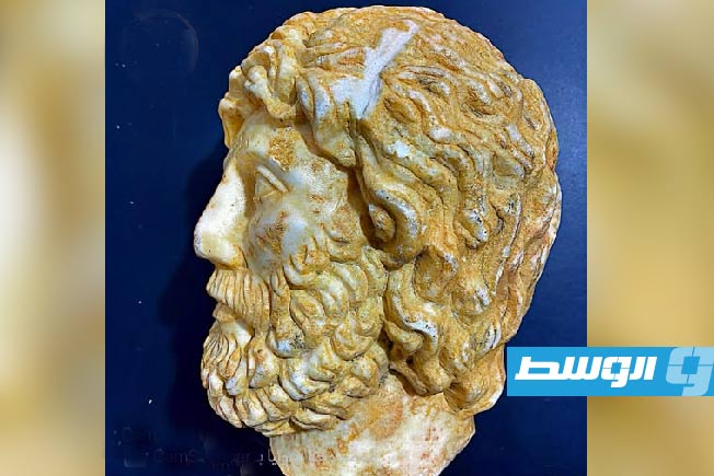 الشرطة السياحية تضبط متهمين بالاتجار بتمثال أثري في شحات