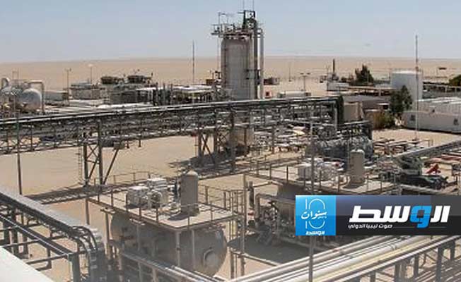 يقدَّر إنتاجها بـ4000 برميل يوميًا.. إعادة تشغيل 9 آبار مغلقة بحقل السرير النفطي