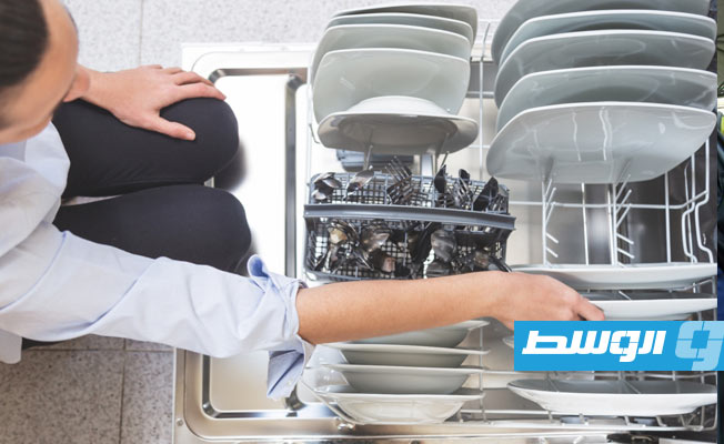 جامعة زيورخ: ملمع الأواني يصيب مستخدميه بأمراض مزمنة