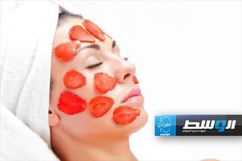 خلطة الفراولة لتوريد الخدود وتوحيد لون البشرة