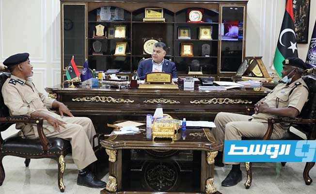خلال لقاءات مع مديري أمن أوباري وتراغن والقطرون.. وزير الداخلية يبحث الأوضاع الأمنية بالمنطقة الجنوبية
