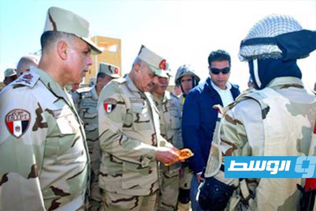 رئيس أركان الجيش المصري يتفقد إجراءات التأمين على الحدود مع ليبيا