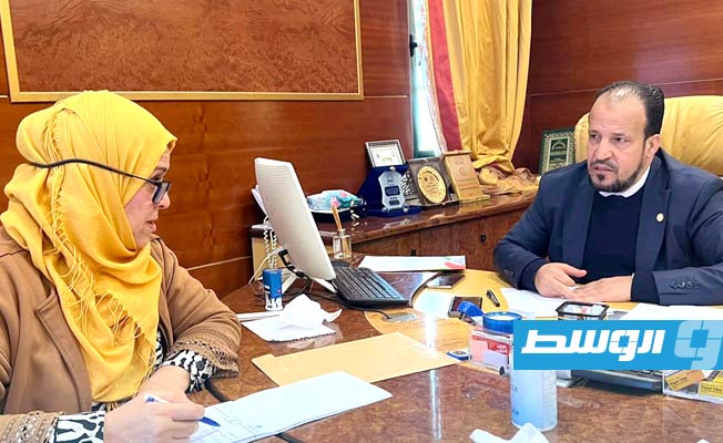 الزناتي يبحث تحديث القائمة النمطية للأدوية التخصصية