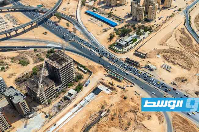 تواصل تنفيذ «جسر طريق المطار» عند تقاطع أبوسليم - الجبس