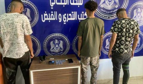 ضبط مروجي أقراص مخدرة في الأبرق