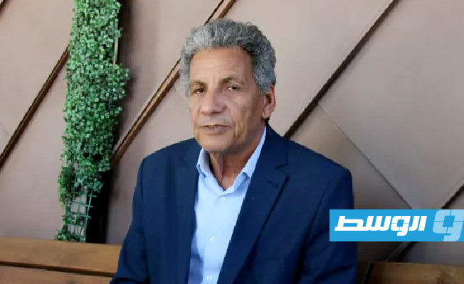 منصور بوشناف يعود إلى قرَّاء «الوسط»