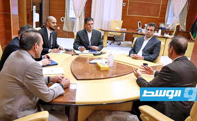 أبوجناح يبدي استعداده لعلاج 25 فلسطينيا من مرضى الأورام بالخارج أسوة بالليبيين