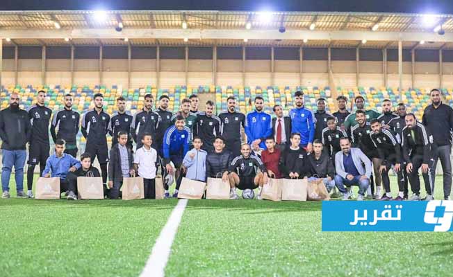 بالصور.. «الأخضر» يكرم الأطفال حاملي الكرات لدورهم في مباراة «الكونفدرالية»