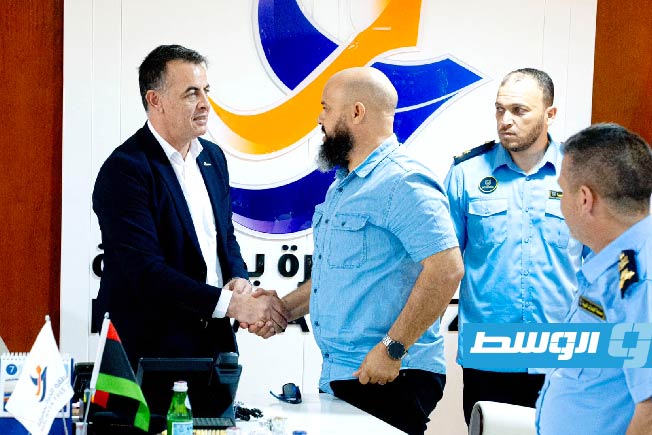 الزواوي يتسلم رئاسة مركز جمرك المنطقة الحرة في مصراتة.. ويطالب بضرورة الانضباط في العمل