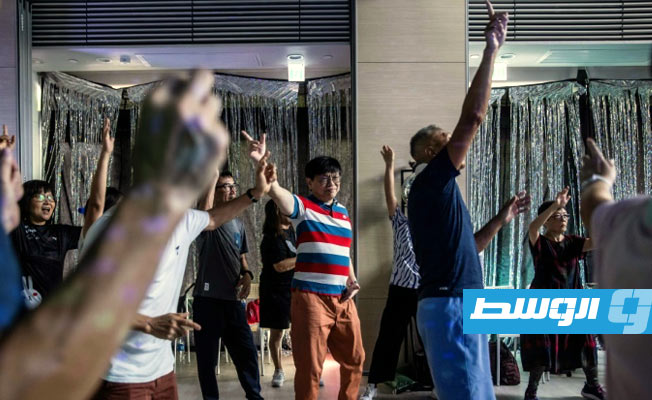 علاج الوحدة لكبار السن بالـ«ديسكو» في هونغ كونغ