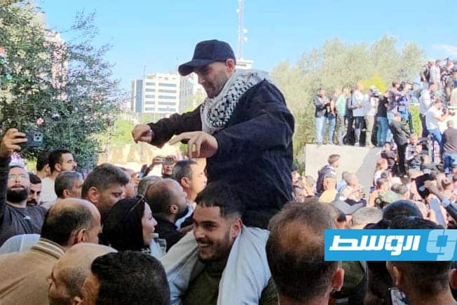 رام الله: حشود تستقبل الأسرى المفرج عنهم من سجون الاحتلال