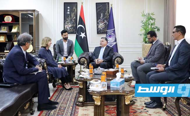 وزير الداخلية يطلع السفيرة الفرنسية على الاستعدادات لتأمين الانتخابات المقبلة