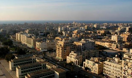 توقيع عقود تغذية غرب بنغازي بمياه الشرب من النهر الصناعي